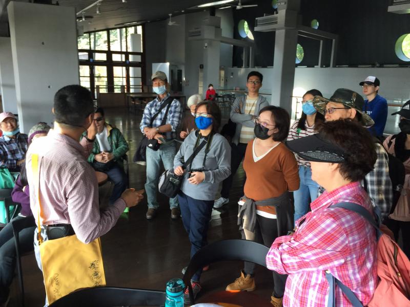 講師是在地有名的嚮導跟個位學員解說在地南方澳的特色，到說出秘境的景點以在地的故事讓這次遊走成為吸引學員的好奇心，讓每個學員既期待又興奮。