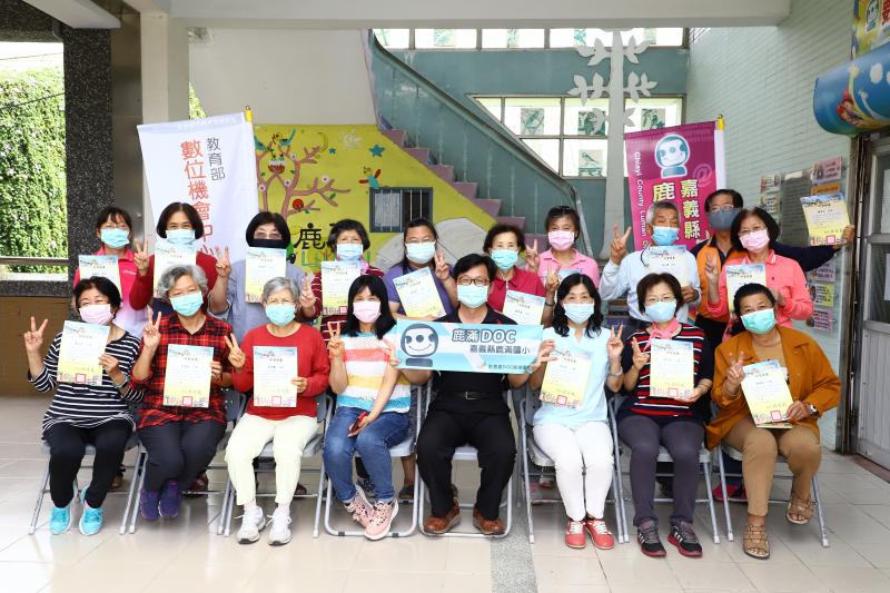 新型冠狀病毒~疫情期間 校長與學員合照