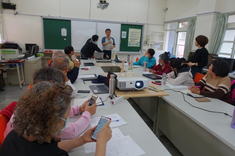 以4張照片說故事