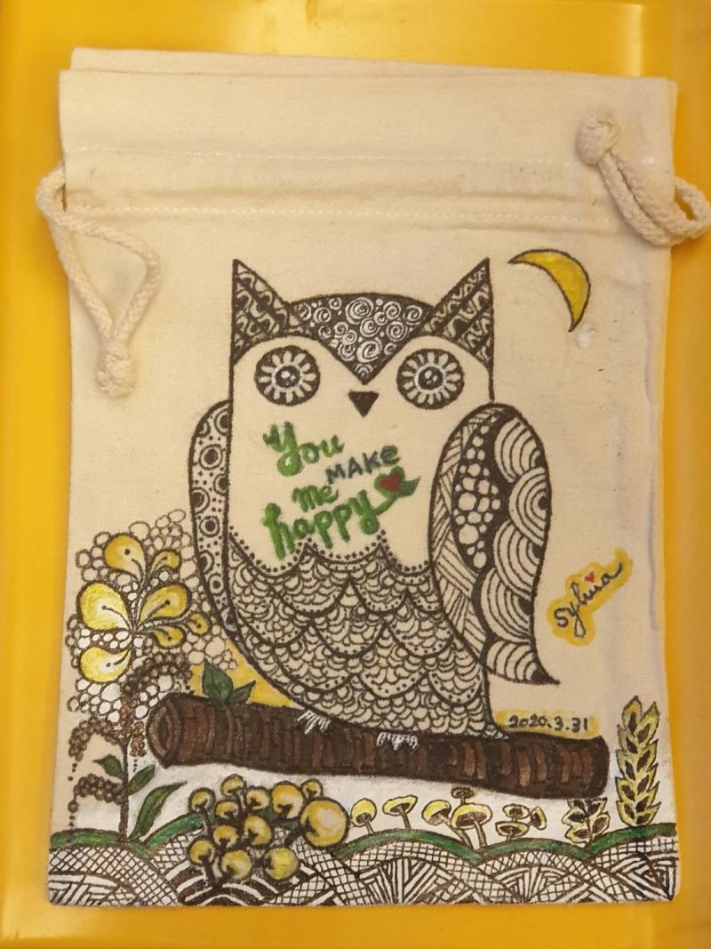 最後一次課，束口袋的綜合設計，完成個人獨一無二的作品。