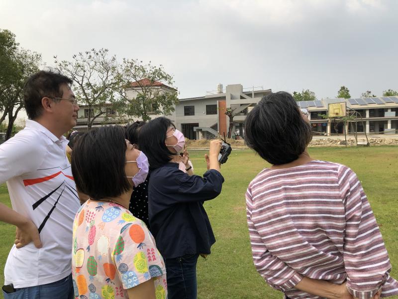 學員實際操作空拍機