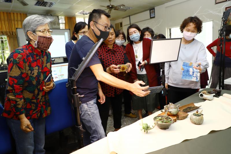 講師指導學員實際拍攝