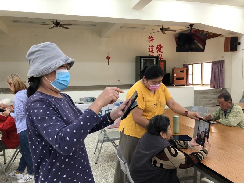 先來個簡單的自拍照