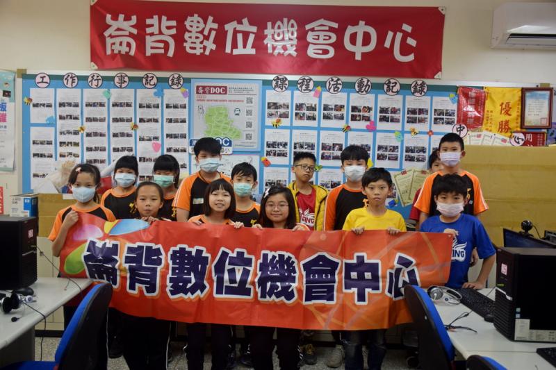 資訊小尖兵合影