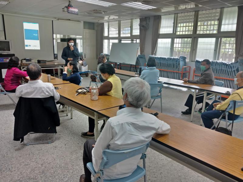 何藝韓講師於防疫期間宣導教學防疫的注意事項