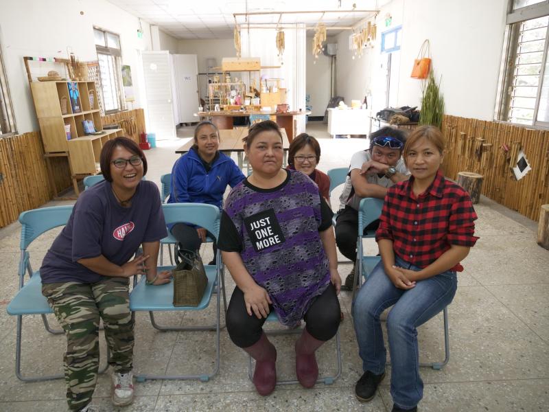 這次課程的成果，都在學員的基礎設計圖上，由5人一組，設計出兩種古風社區今年產品的新包裝。