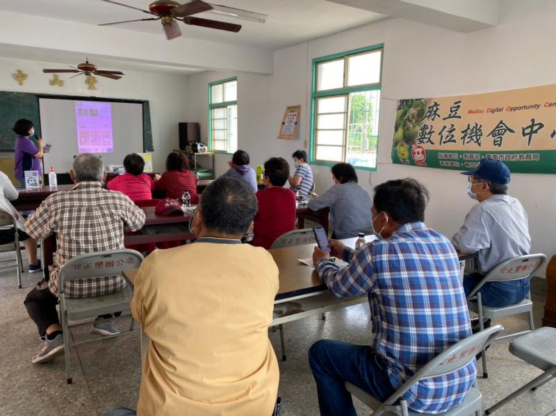 圖片學員專注尚了解