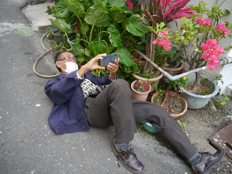 學員拍攝認真態度-躺著也要拍