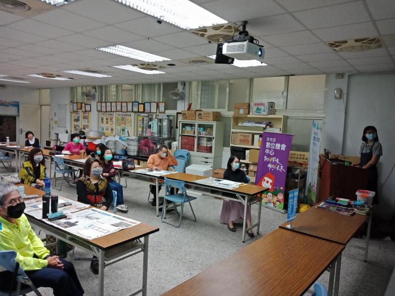 學員戴口罩上課，若不便戴口罩也請會坐在最後方，保持安全社交距離。