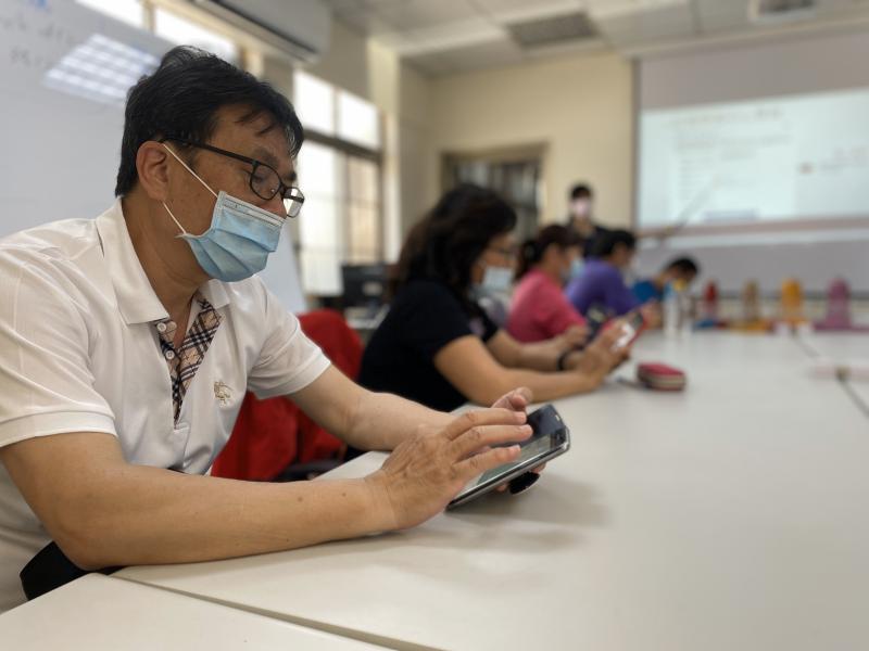 同學正在使用學習中心