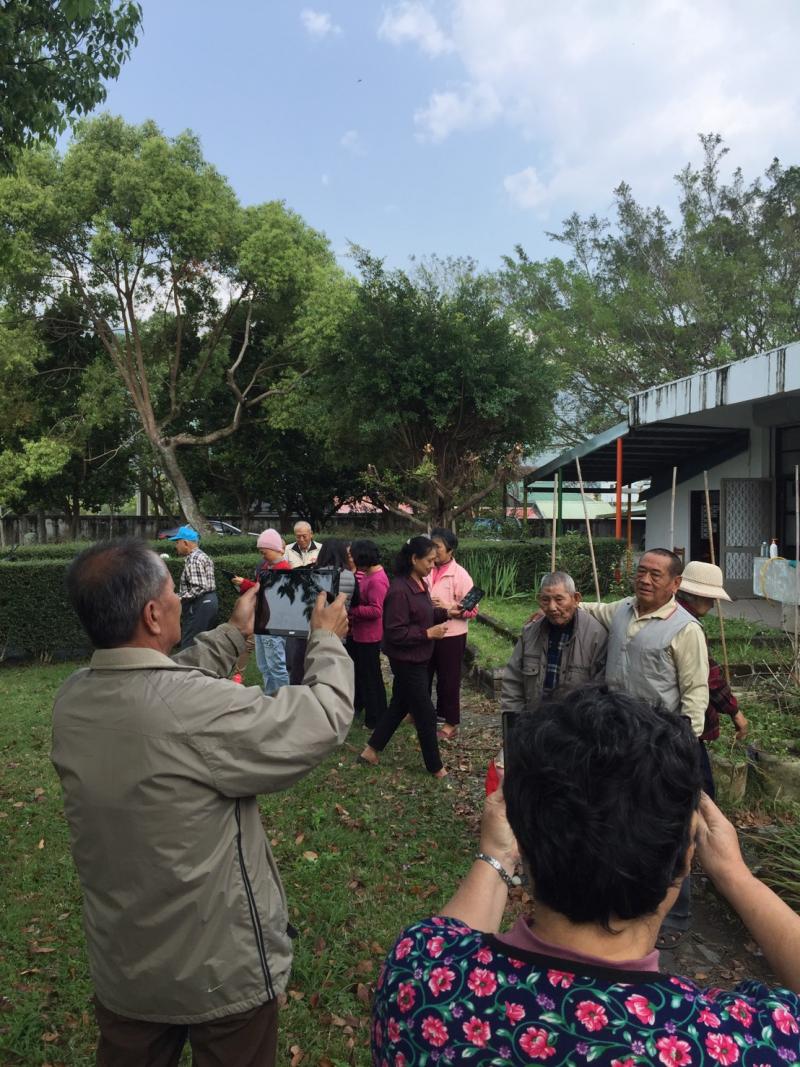 戶外拍攝人像與植物2