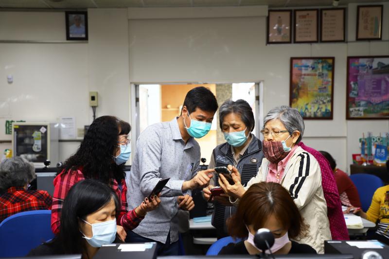 許老師個別指導學員查詢貼圖審核被退件的原因