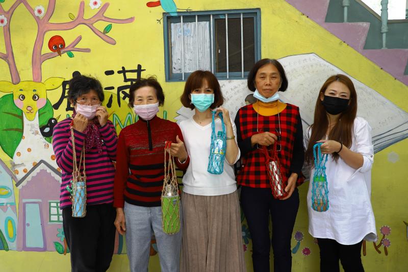 學員完成編織袋