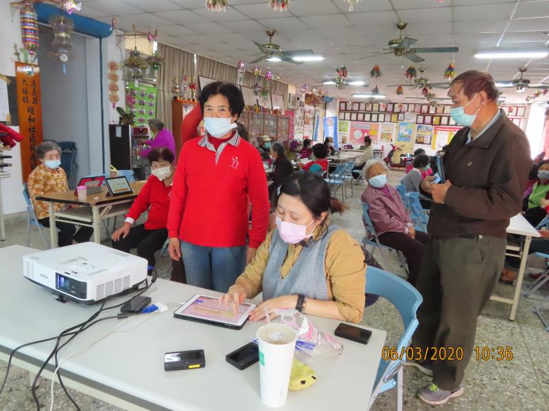 說明衛服部的健康九九,解說世界衛生組織建議以身體質量指數（Body Mass Index, BMI）來衡量肥胖程度，其計算公式是以體重（公斤）除以身高（公尺）的平方。 國民健康署建議我國成人BMI應維持在18.5（kg/m2）及24（kg/