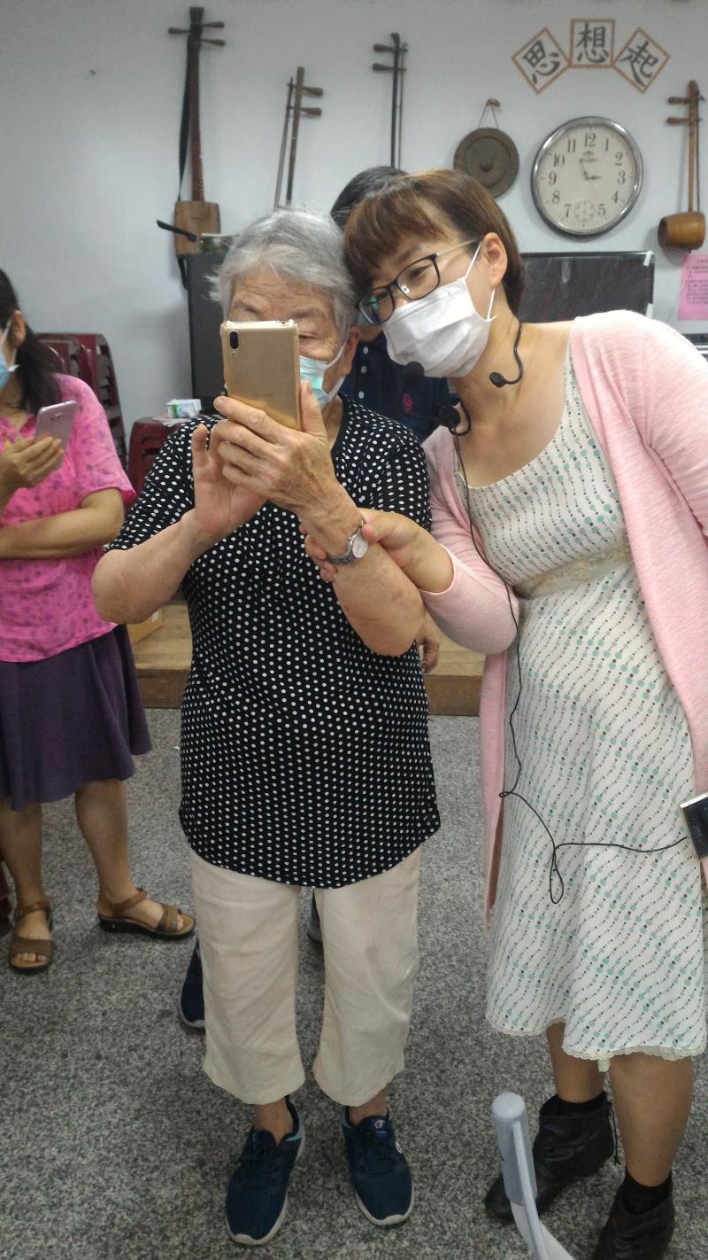 當我們打開學習錄影功能的時候，學員透過講師引導，更加熟悉操作介面。