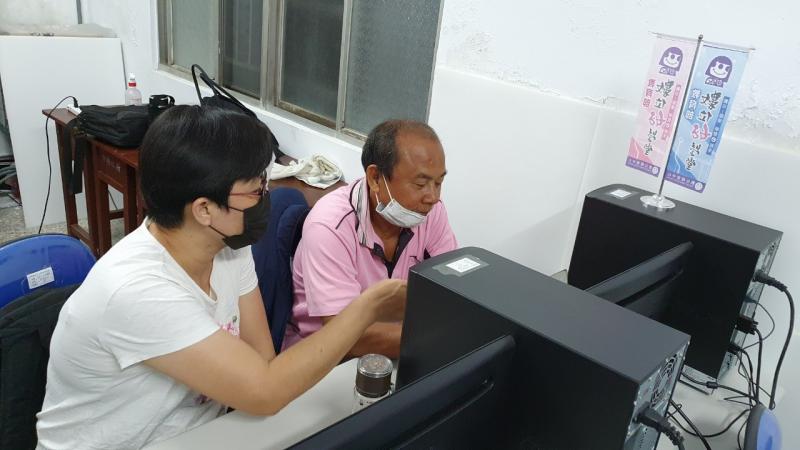 學員討論如何搜尋舊照片題材