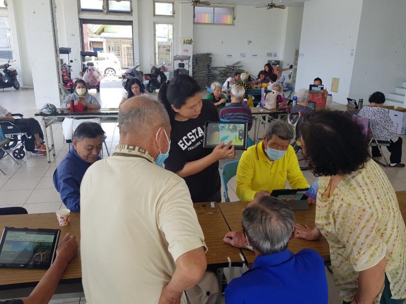 利用分組方式，讓學員上課能更清晰明白。