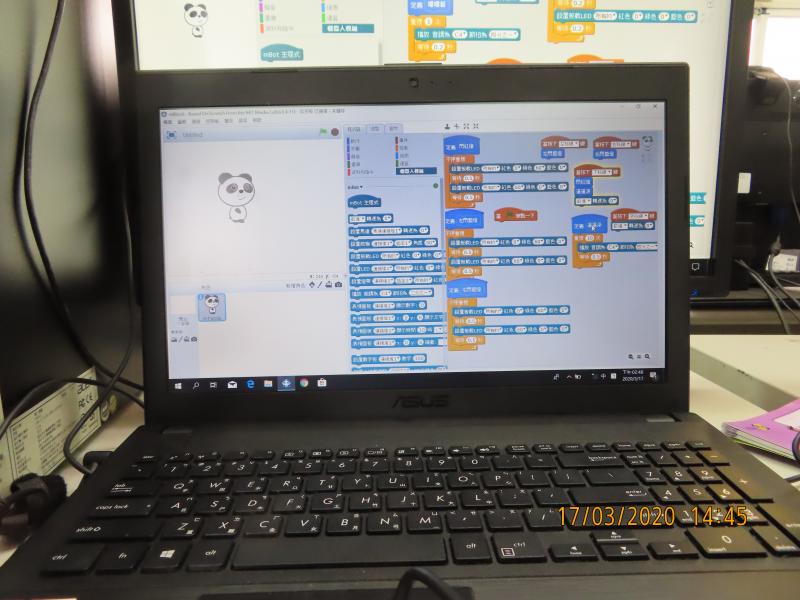 開始組裝了!要聽講師的解說,一步步來,超有成就感.