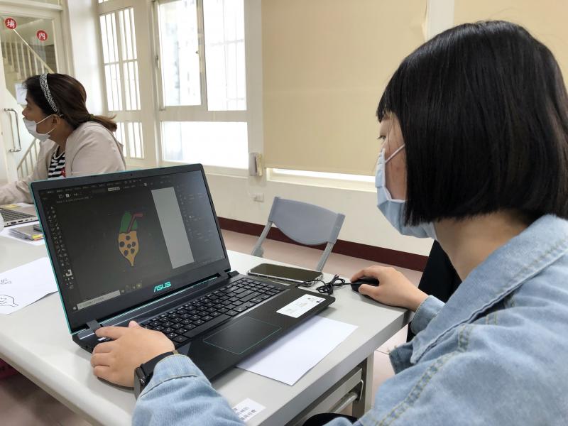 藉由軟體描繪出LOGO的線條稿,利用顏色變化出不同主題樣貌。