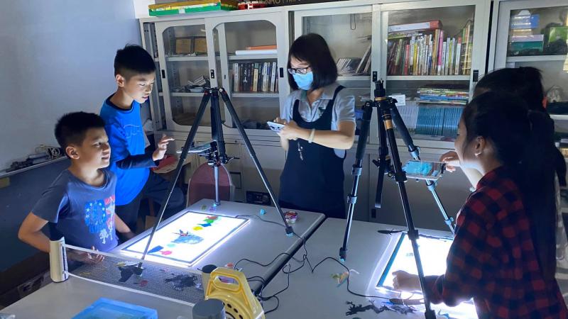 分組進行拍攝。