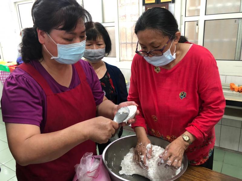 課堂上學員幫忙記錄影像