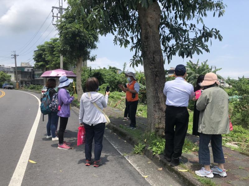 下午講師帶領全部學員到戶外的環境實際操作，教學員如何實際運用。