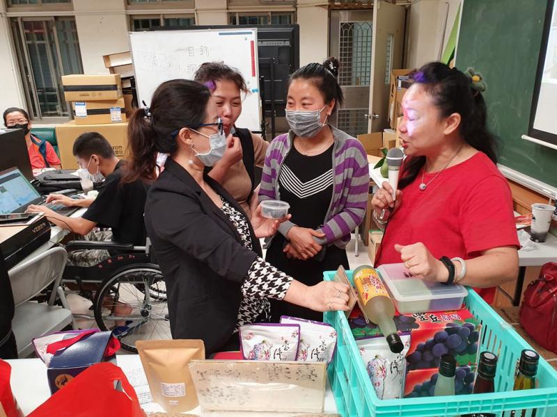 店家學員提出商品標示品名稱及如何避免敏感用詞