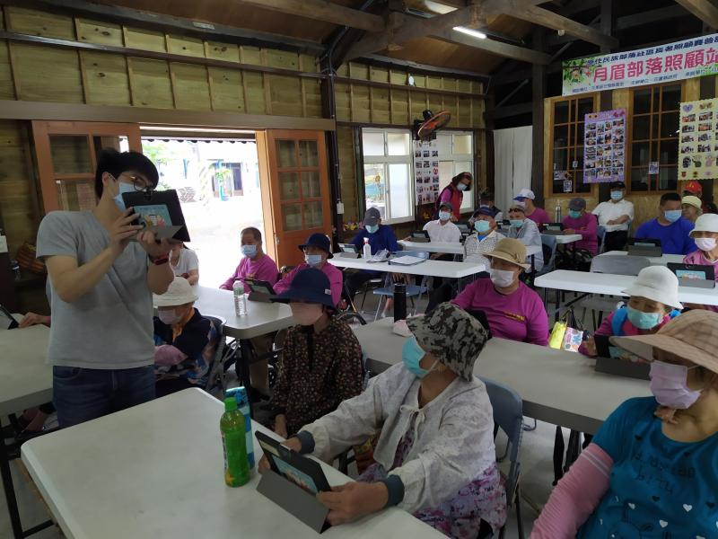 老師講解平板基本使用 開關機