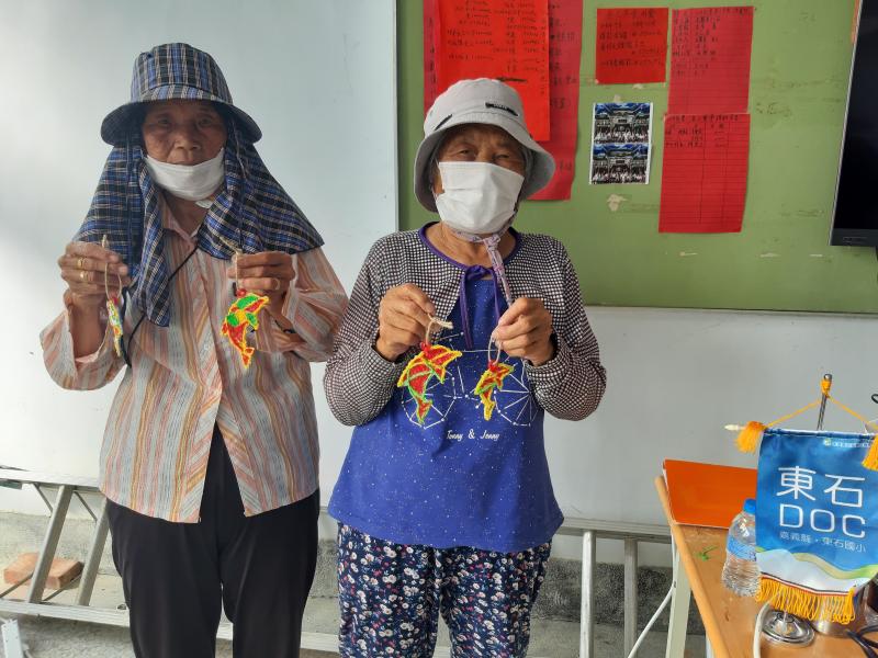 綁上麻繩3D列印筆成品成了可愛小吊飾