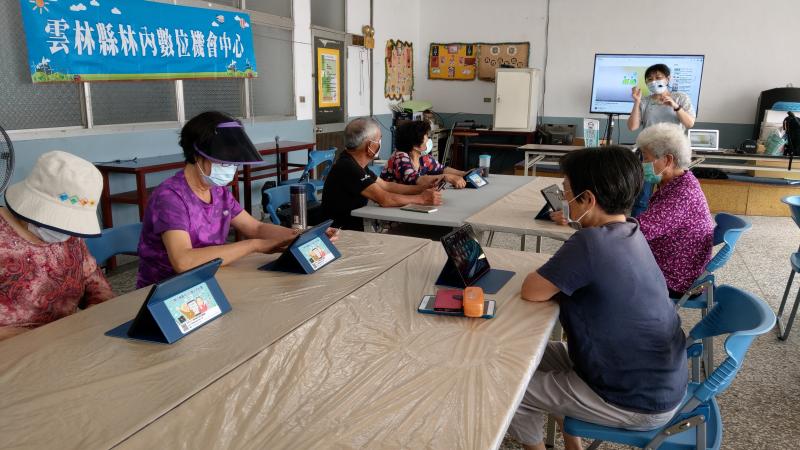 烏塗DOC  課程名稱:數位生活APP  上課日期:5/7、5/14 14:00-16:00  授課講師:張惠嘉(小惠)老師