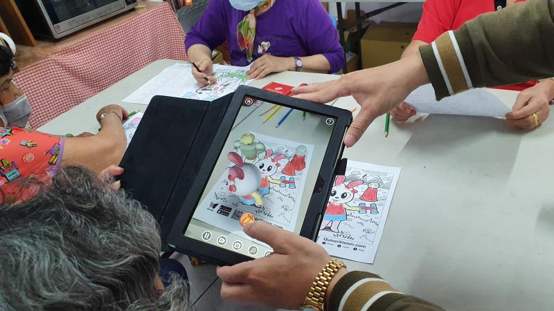 學員上課畫面，講師針對拍攝進行講解