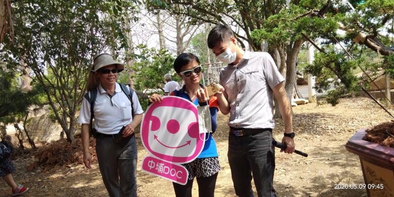 帶領學員戶外拍攝課程