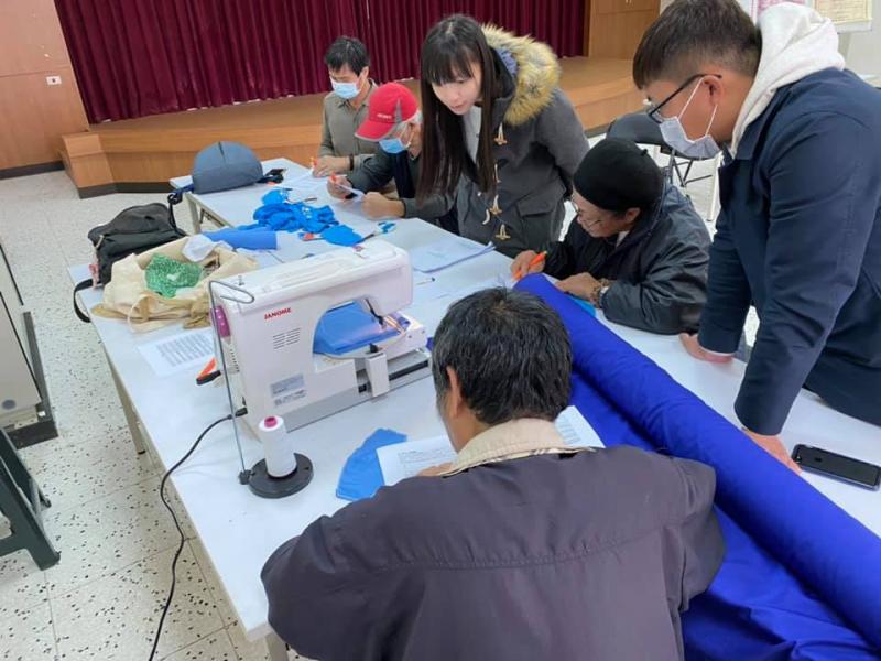 自動縫紉機示範