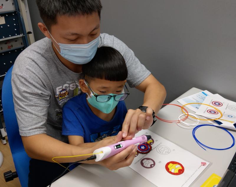 親子共創增近親子感情  帥氣拔拔~讚喔!