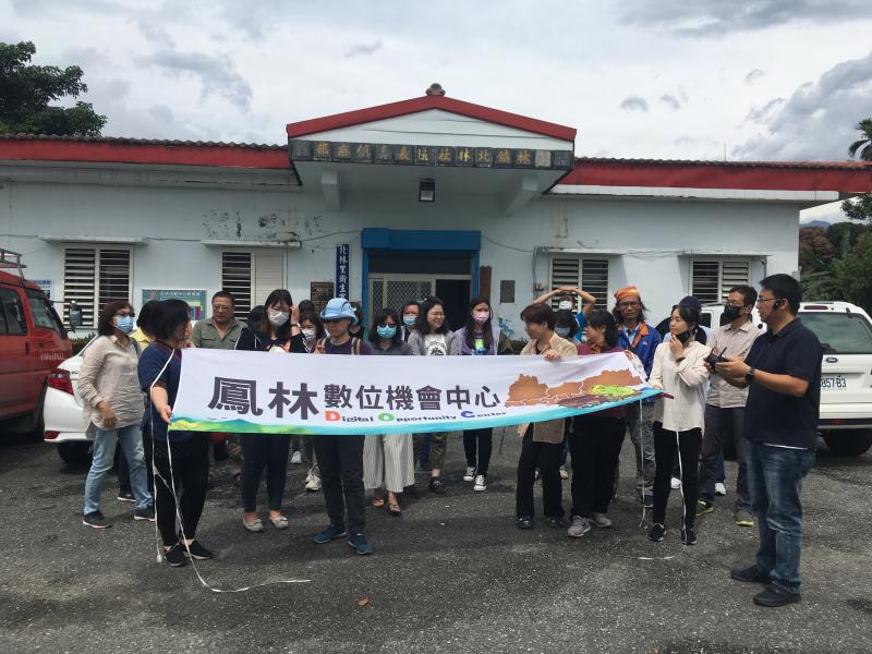 郭老師示範空拍機