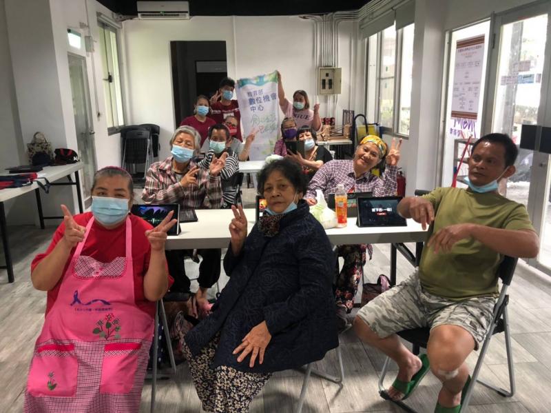 最後來個大合照，留下美好的回憶