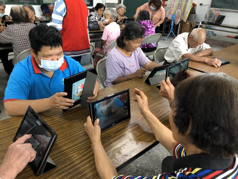 學員體驗相機功能