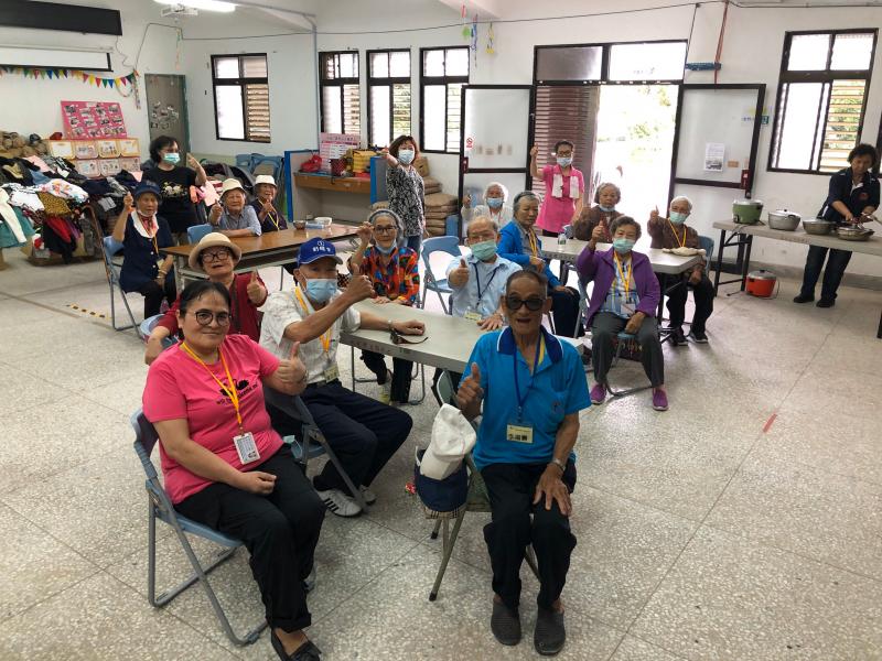 課程結束跟老師來張大合照