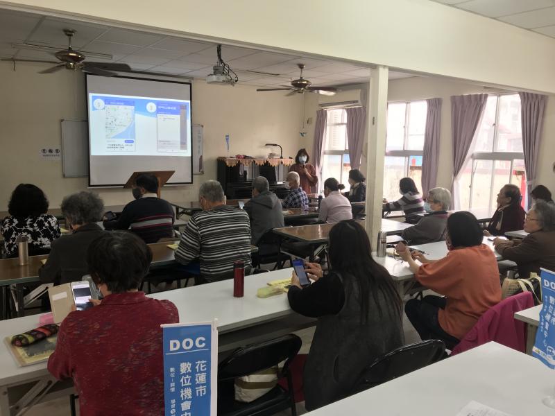 運用即時口罩地圖查詢鄰近的藥局口罩庫存量，解說即時口罩地圖的三大顏色標示的意思