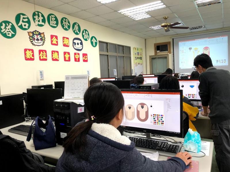 著色的過程中發現每位學員的水獺顏色都不一樣，代表著不同的意義。