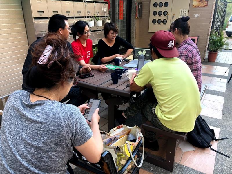 搜尋各種設計師網站找尋靈感