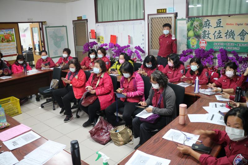 通訊軟體用在群體訊息發布很受用!