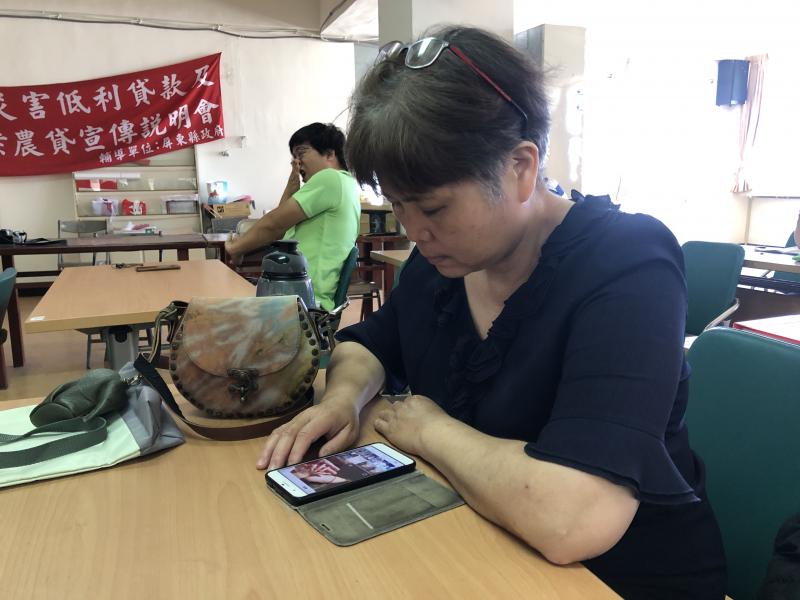 保留練習時間，讓學員實際思考標籤內容，與照片特效編輯。