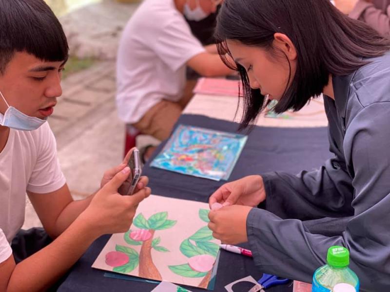 透過創意插畫課程更加的了解水蜜桃，並且給予了水蜜桃更不同的形象