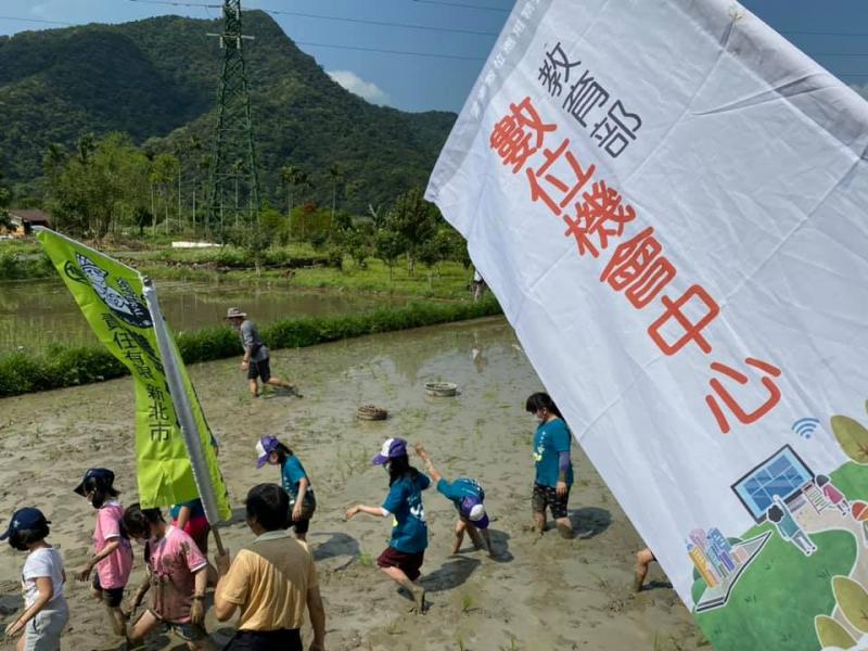 要特別注意電量的使用唷~ 留下足夠的電力讓空拍機回到你身邊