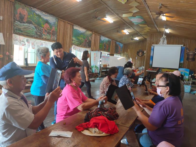 VUVU們正在努力的探索平版中