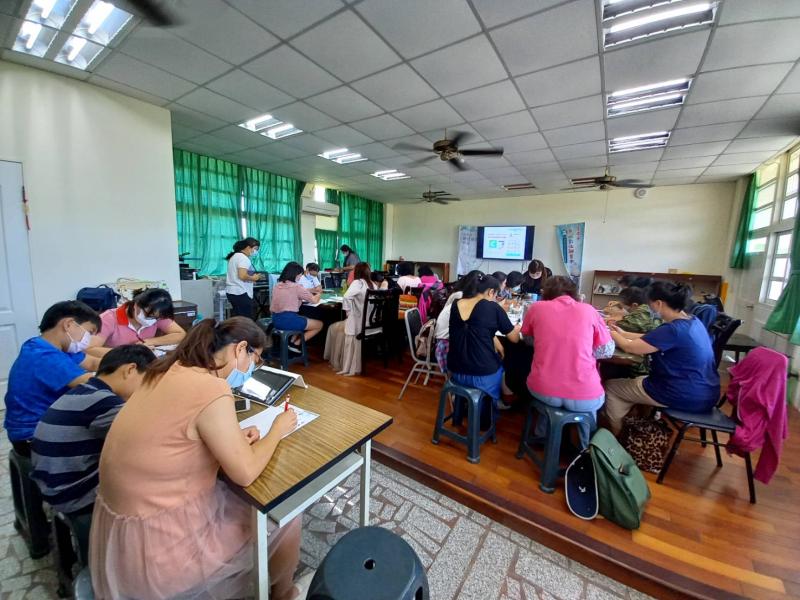 LINE貼圖製作輕鬆上手，不論大人小孩都喜歡。