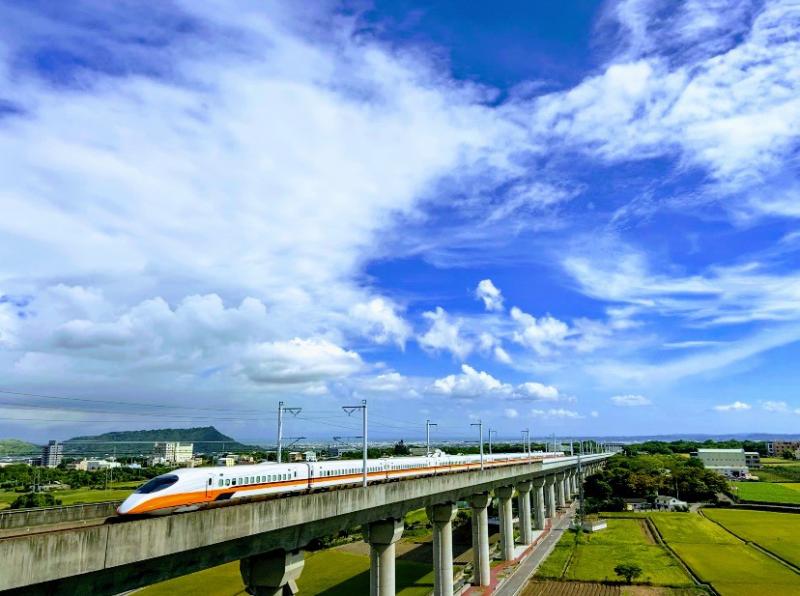 學員利用線條延伸拍照