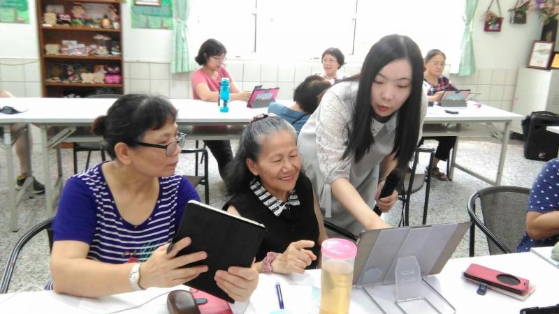 開課了!在大林數位機會中心開設許多免費資訊課程,你還等什麼?加入學習行列吧!