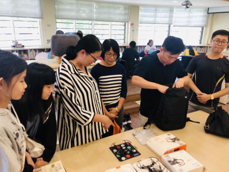 老師講解操作方式